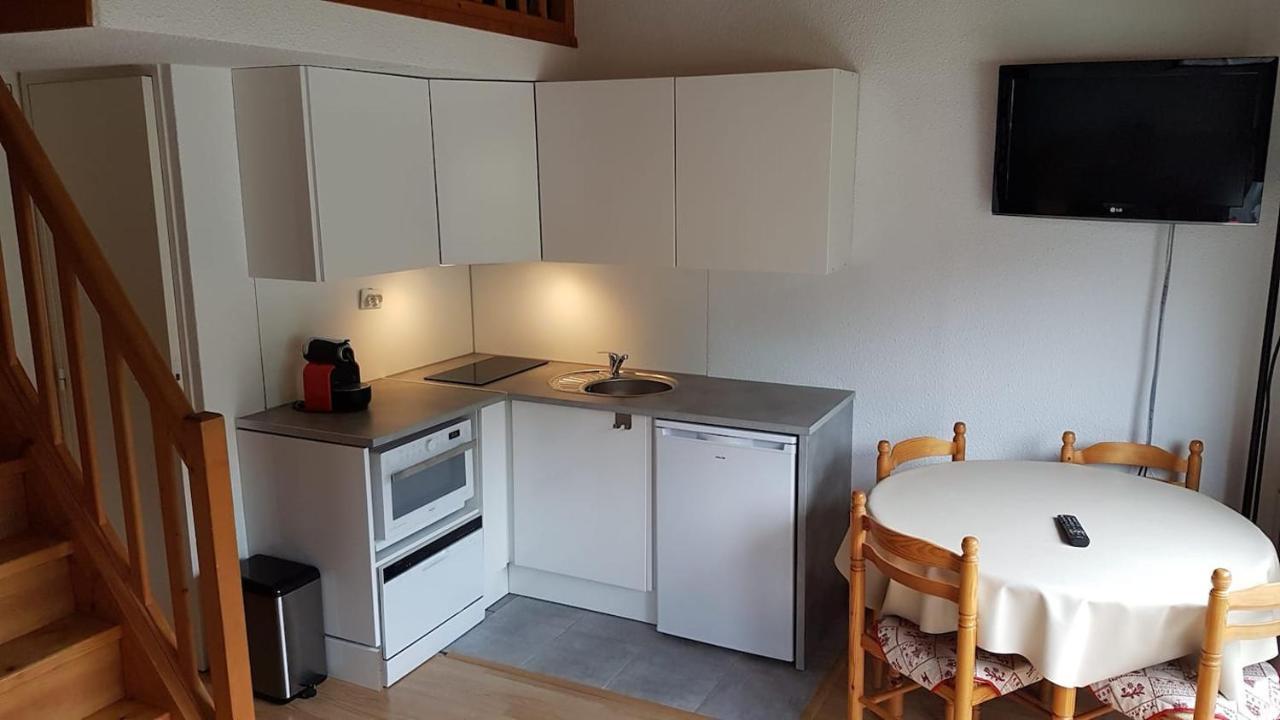 Red Apple Carroz Duplex De Charme Wifi Parking Balcon Tv Ski-Bus Les Carroz d'Araches Exterior photo
